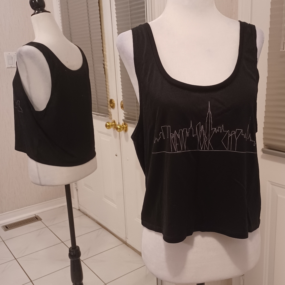 4/$40 Black Skyline Tank Top - Size Small